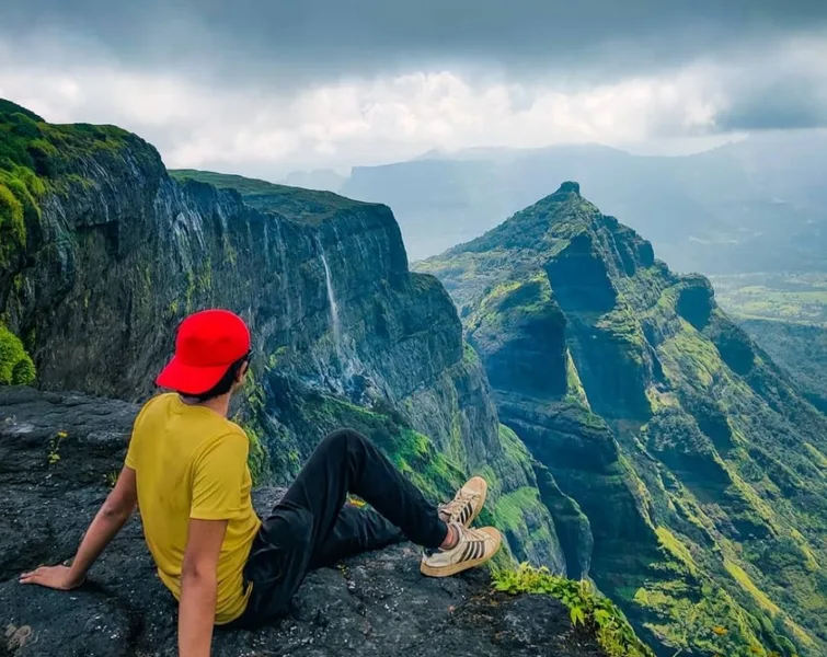 Fireflies + Cloud Formation trek to HARISHCHANDRAGAD